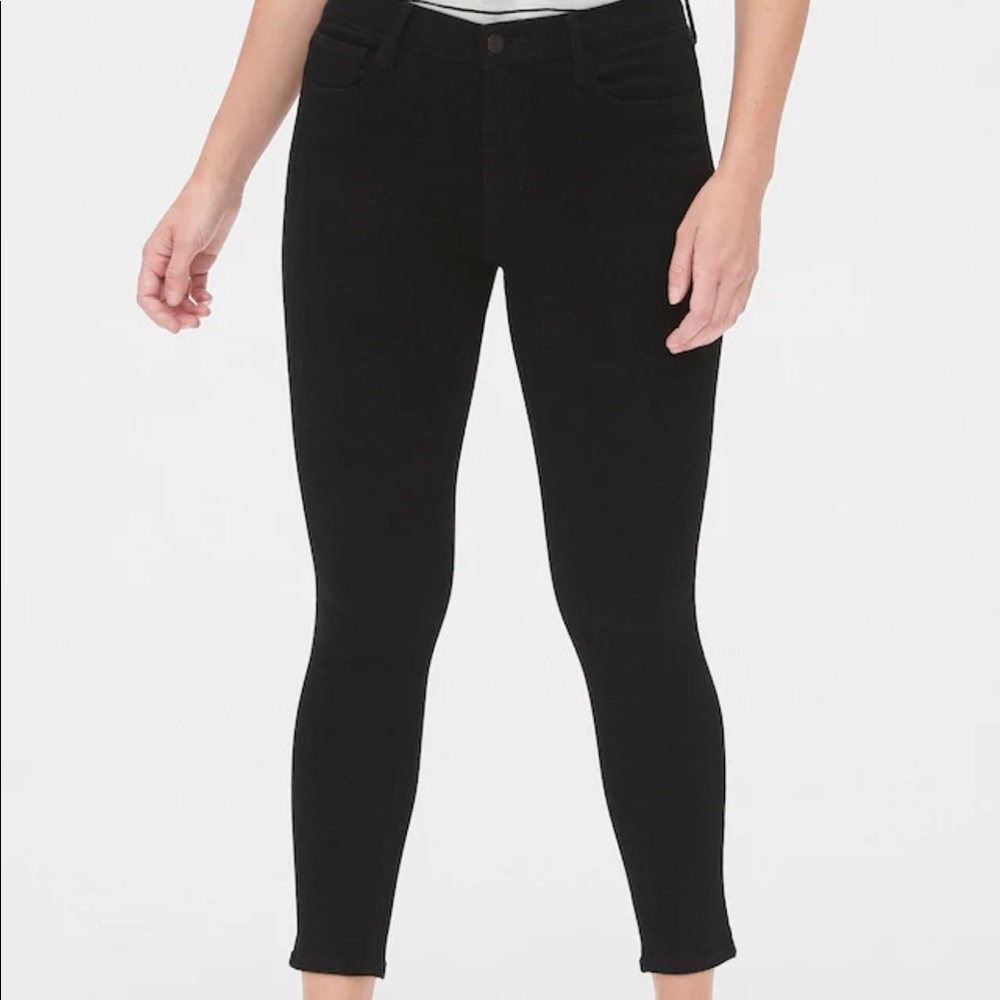 COPY - NWT women’s Gap jeggings